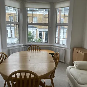  Apartment Spacious 3 Bed Flat In Greenwich